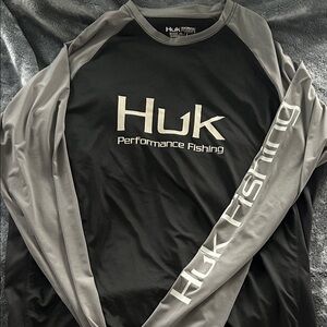 Huk Men's Long Sleeve Black and Gray Tee